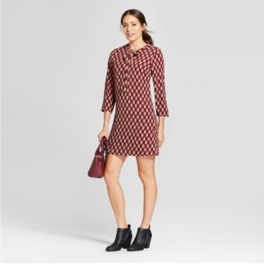 NEW! Loramendi Paisley Red Tie Neck Printed Shift Dress. XL
